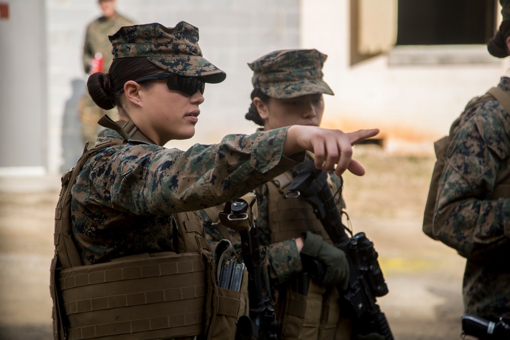 22nd MEU Female Engagement Team Learns Urban Operations