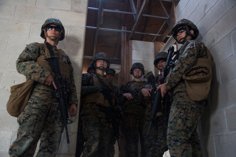 22nd MEU Female Engagement Team Learns Urban Operations