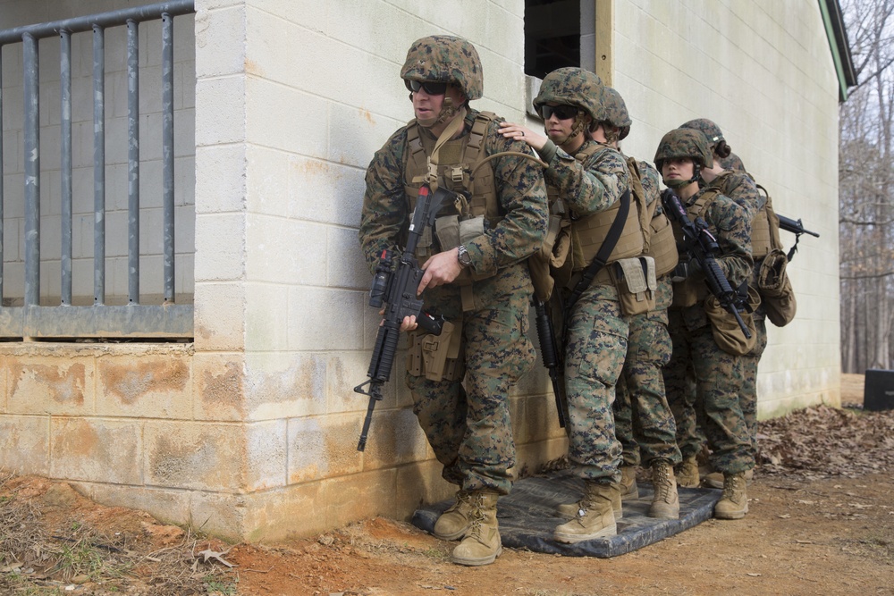 22nd MEU Female Engagement Team Learns Urban Operations