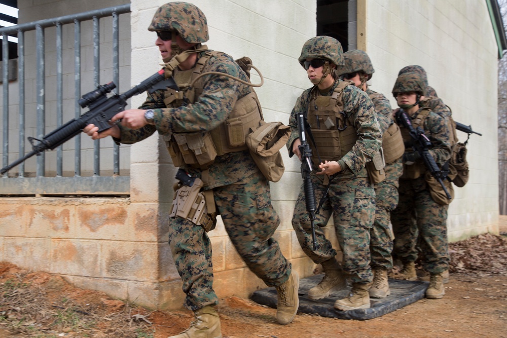 22nd MEU Female Engagement Team Learns Urban Operations