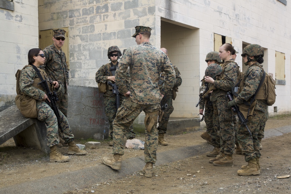 22nd MEU Female Engagement Team Learns Urban Operations