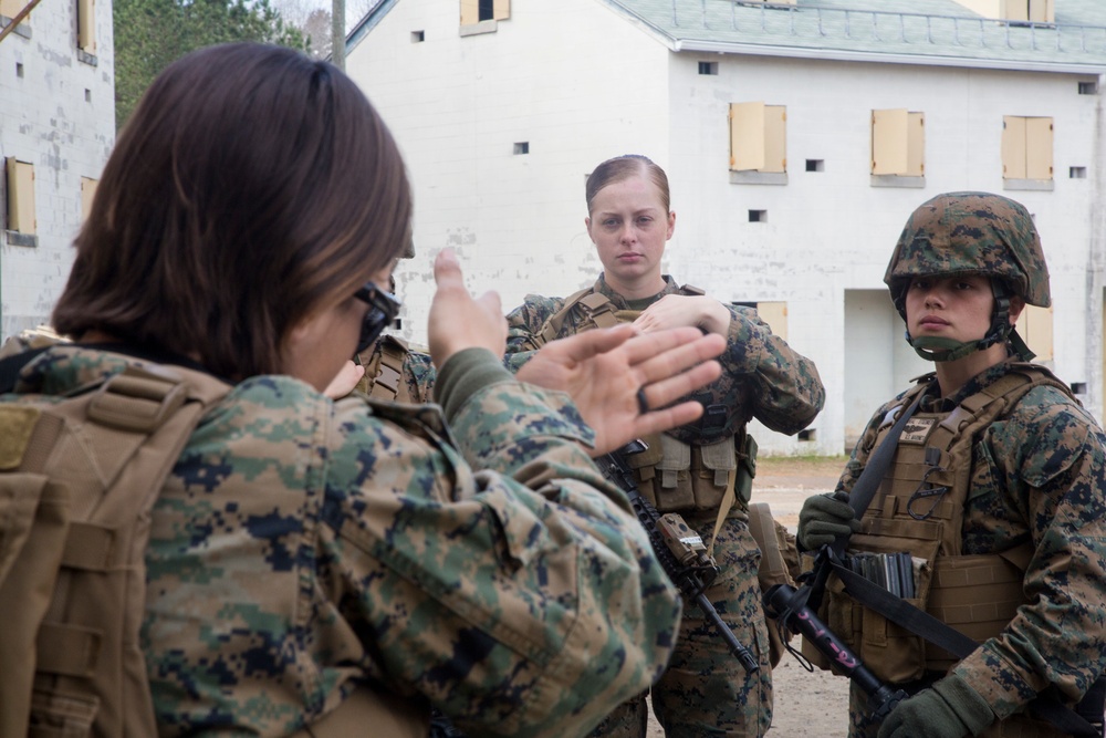 22nd MEU Female Engagement Team Learns Urban Operations