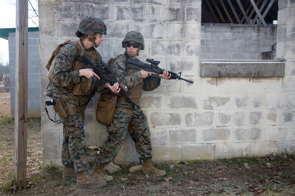 22nd MEU Female Engagement Team Learns Urban Operations