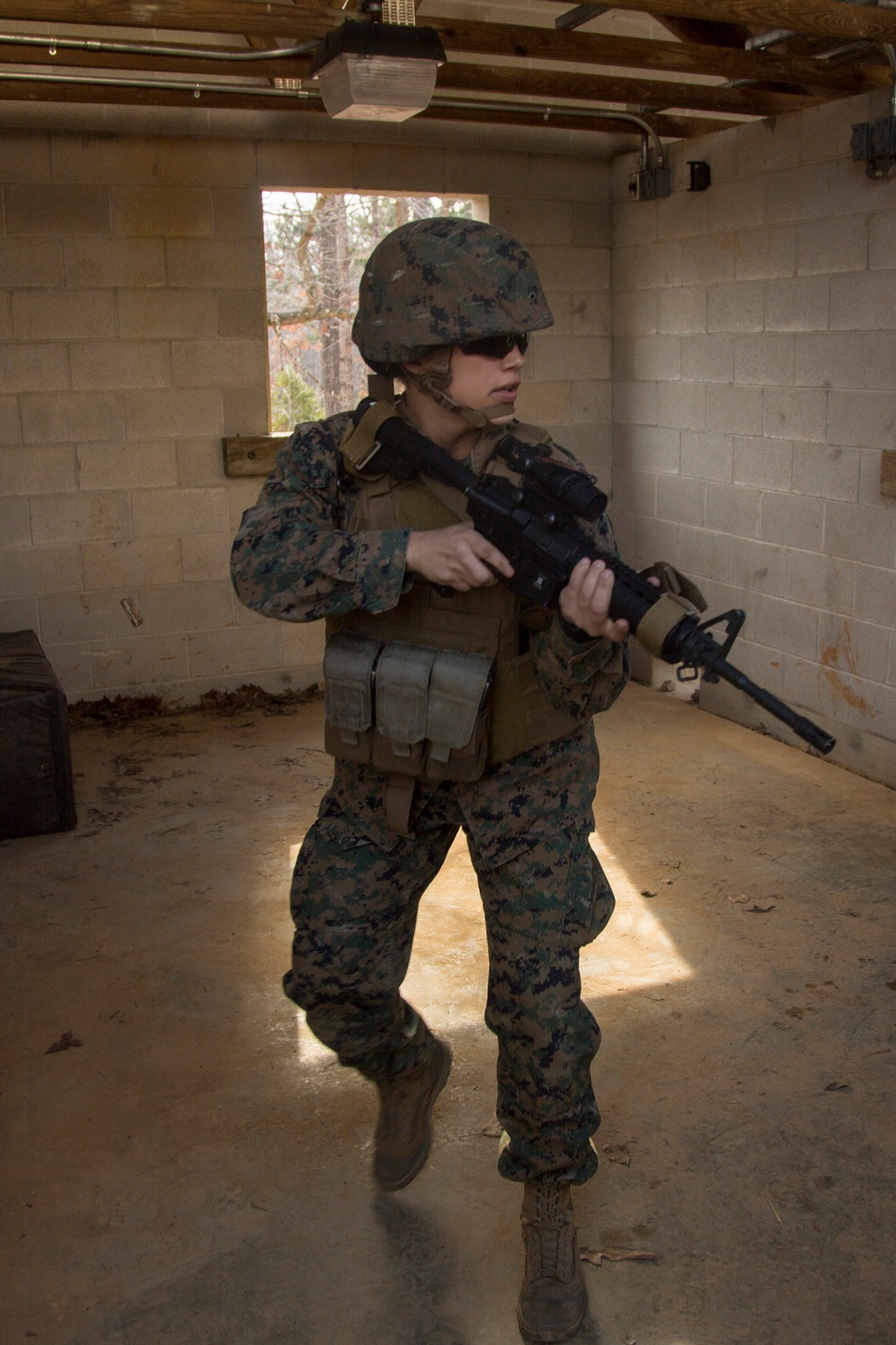 22nd MEU Female Engagement Team Learns Urban Operations