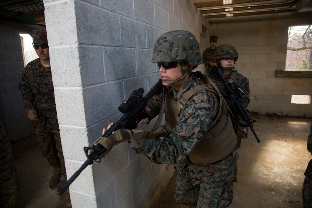 22nd MEU Female Engagement Team Learns Urban Operations