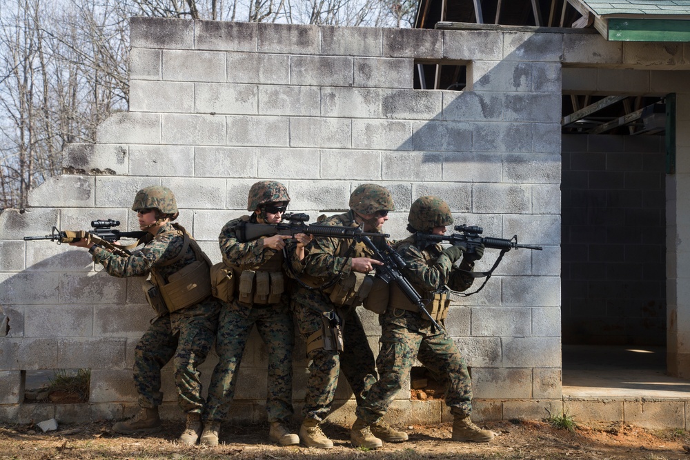 22nd MEU Female Engagement Team Learns Urban Operations