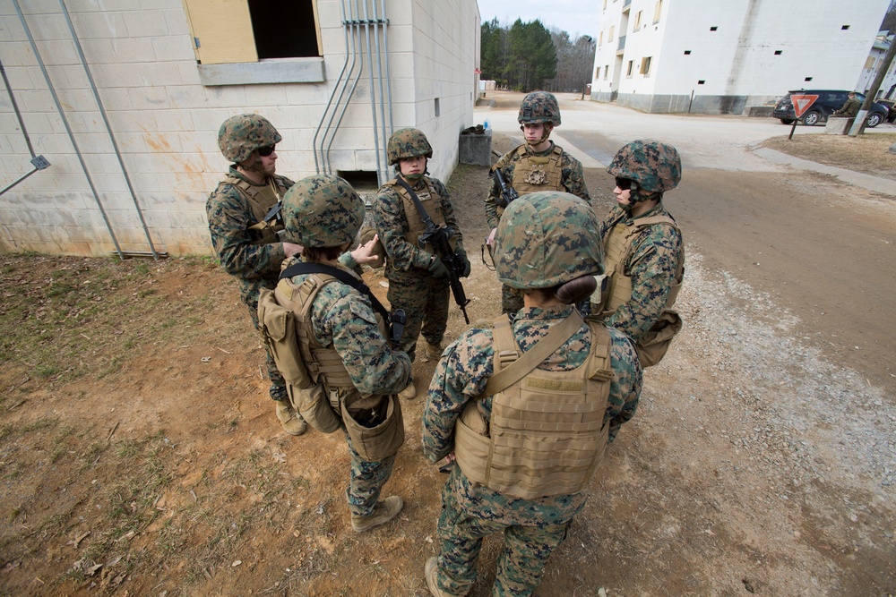 22nd MEU Female Engagement Team Learns Urban Operations