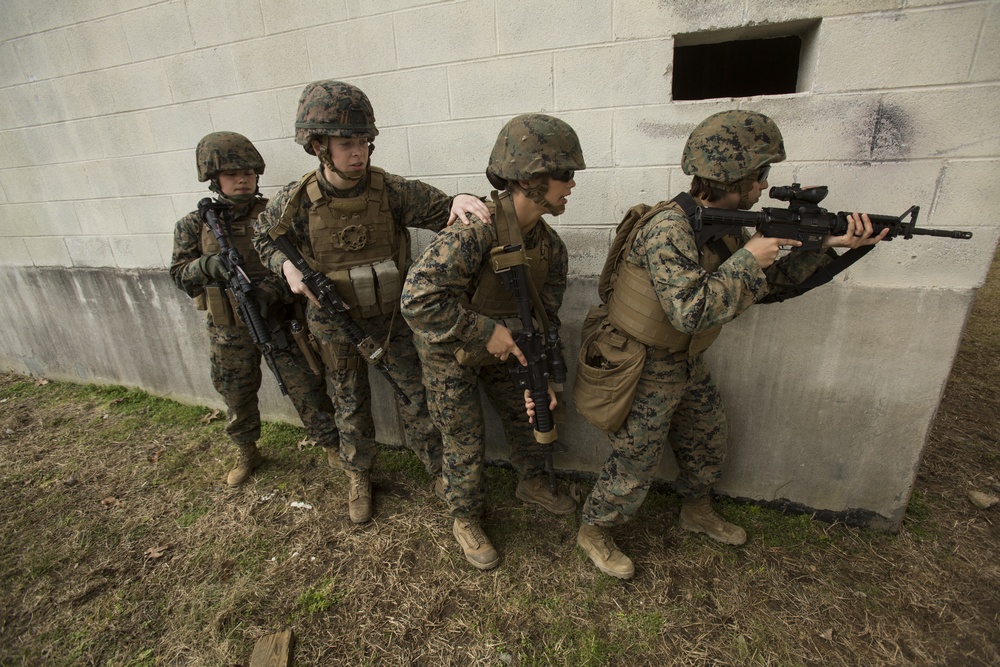 22nd MEU Female Engagement Team Learns Urban Operations