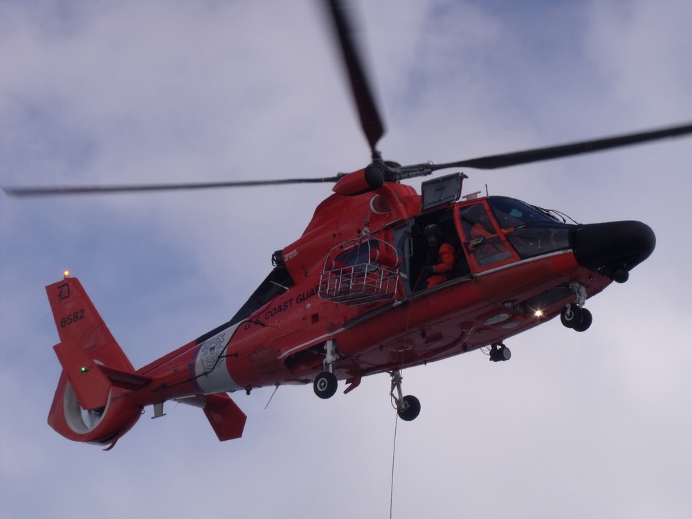 Hoist training in Lake Erie