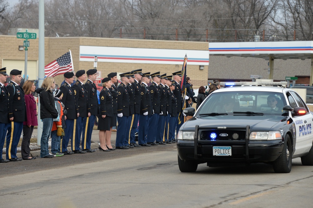 Moorhead, Minn. community shows respect for fallen police officer and former Guardsman