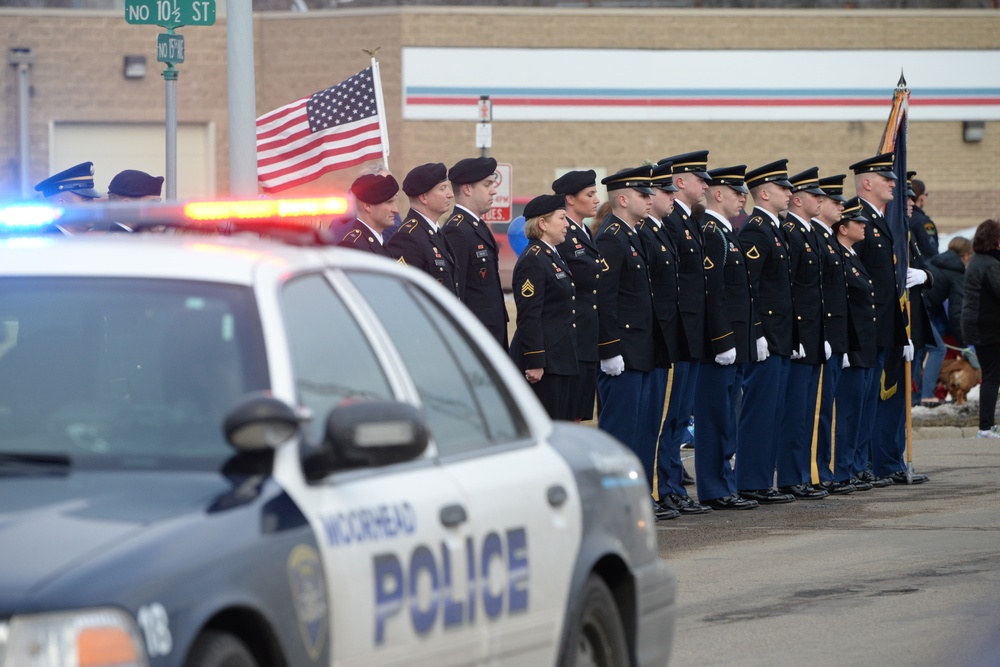 Moorhead, Minn., community shows respect for fallen police officer and former Guardsman