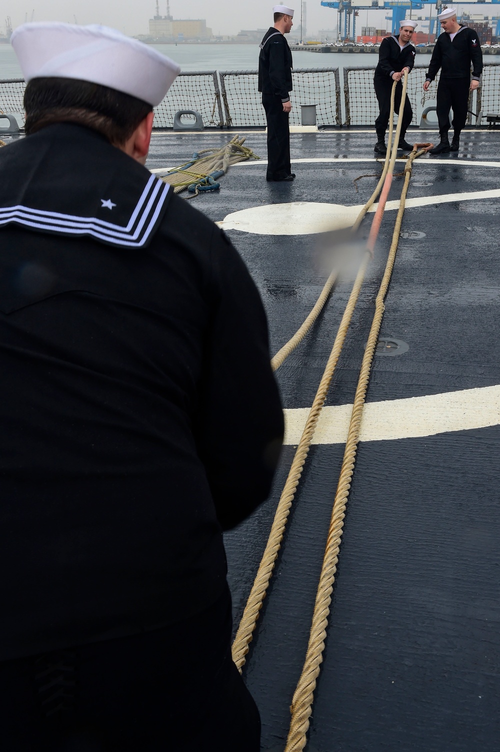 USS Carney departs Haifa