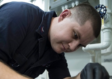 USS Bonhomme Richard sailors participate in the Walking Blood Bank