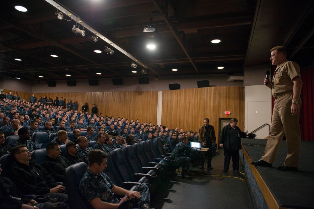COMSUBPAC conducts all-hands call at Bangor