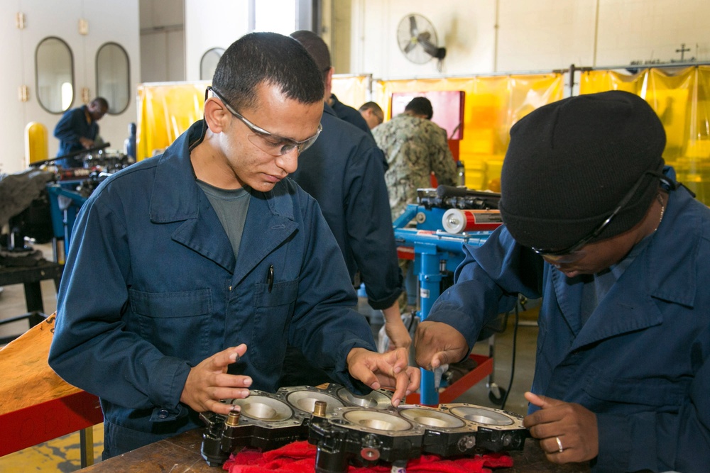 NAVSCIATTS Outboard Maintenance and Overhaul (OBM) cOURSE