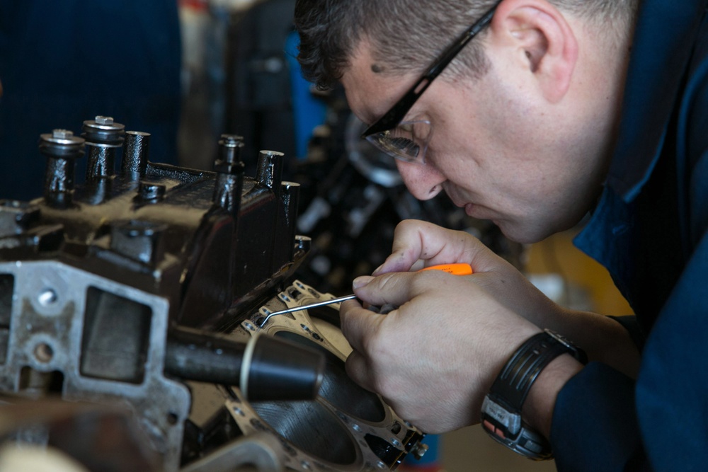 NAVSCIATTS Outboard Maintenance and Overhaul (OBM) Course