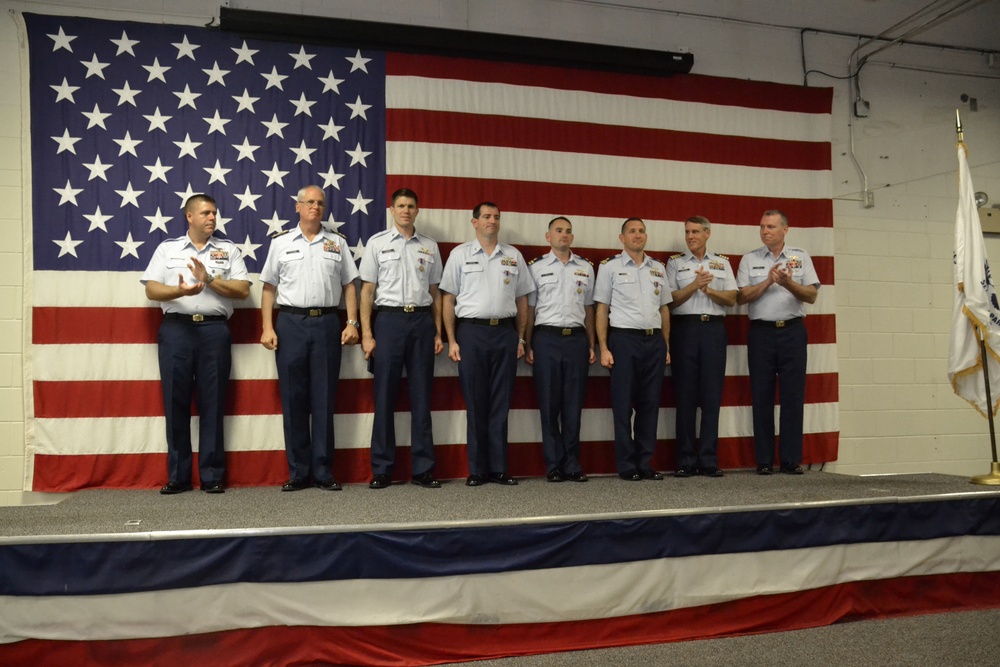 Coast Guardsmen awarded 2nd highest medal for aerial valor for rescue during Hurricane Joaquin