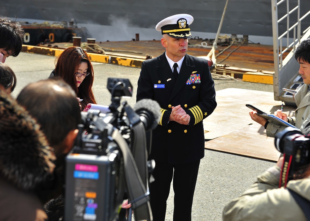 USS Blue Ridge media engagement