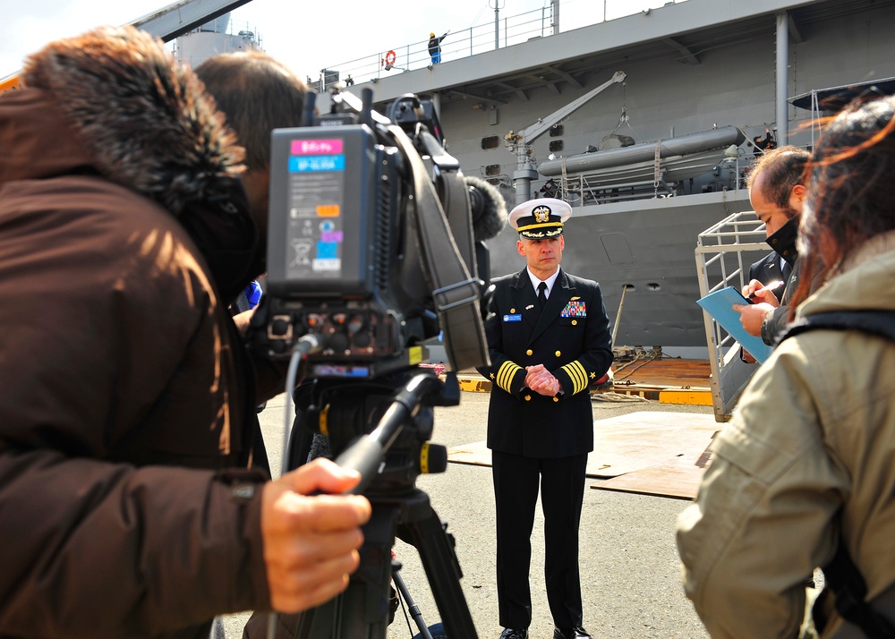 USS Blue Ridge media engagement