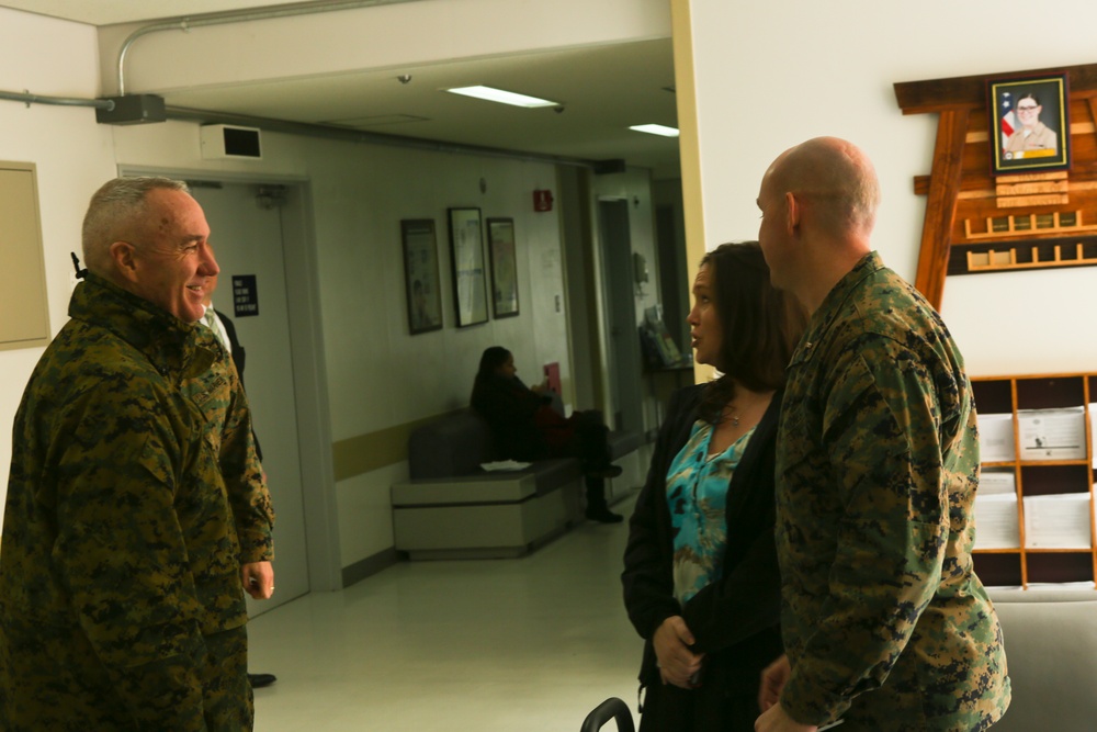 MCICOM CG visits MCAS Iwakuni