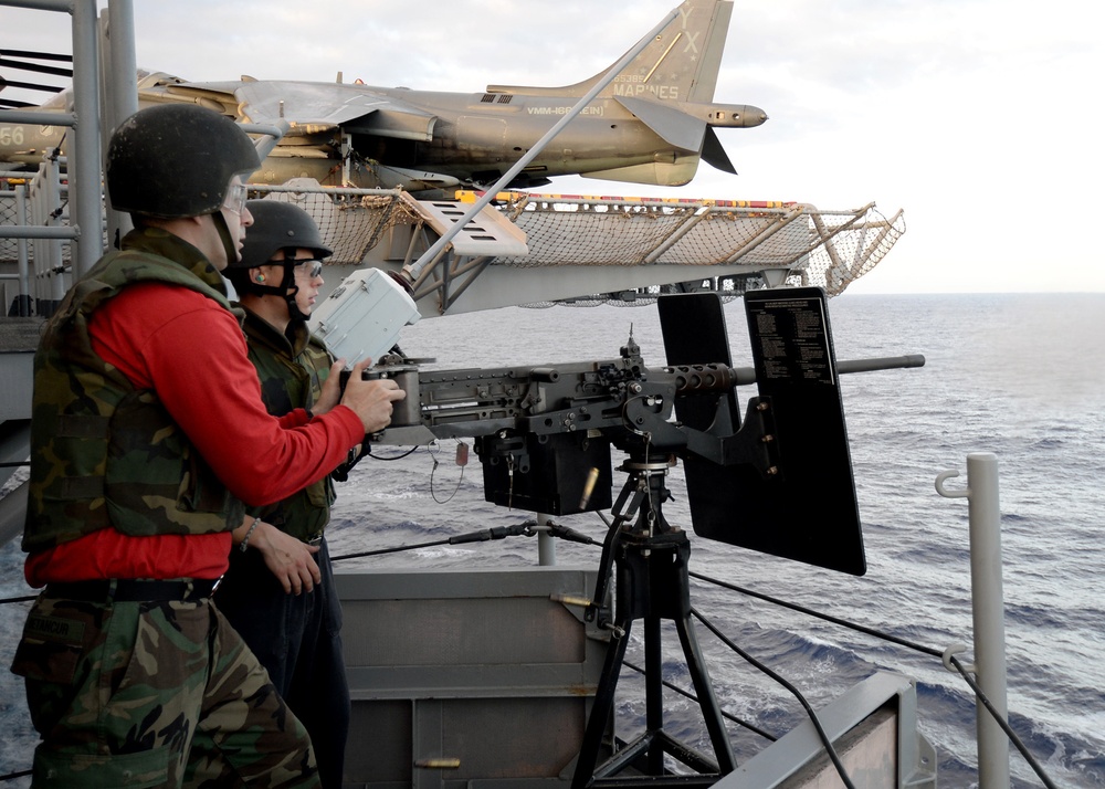 DVIDS - Images - Machine gun training aboard USS Boxer [Image 4 of 4]