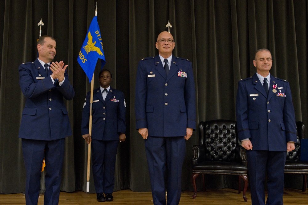 913 AMDS welcomes new commander