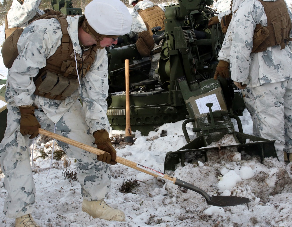 CAC Marines light up the Norwegian sky with artillery rounds