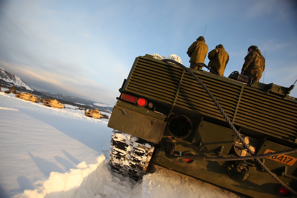 Abrams and Leopards Light up the Norwegian Range with Firepower