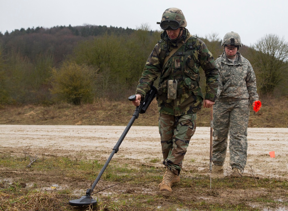 Fort Leonard Wood EOD team partners with Moldovan armed forces, prepares for Kosovo deployment