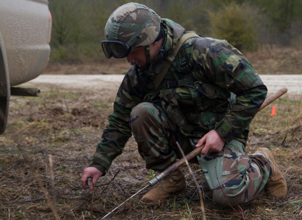 Fort Leonard Wood EOD team partners with Moldovan armed forces, prepares for Kosovo deployment