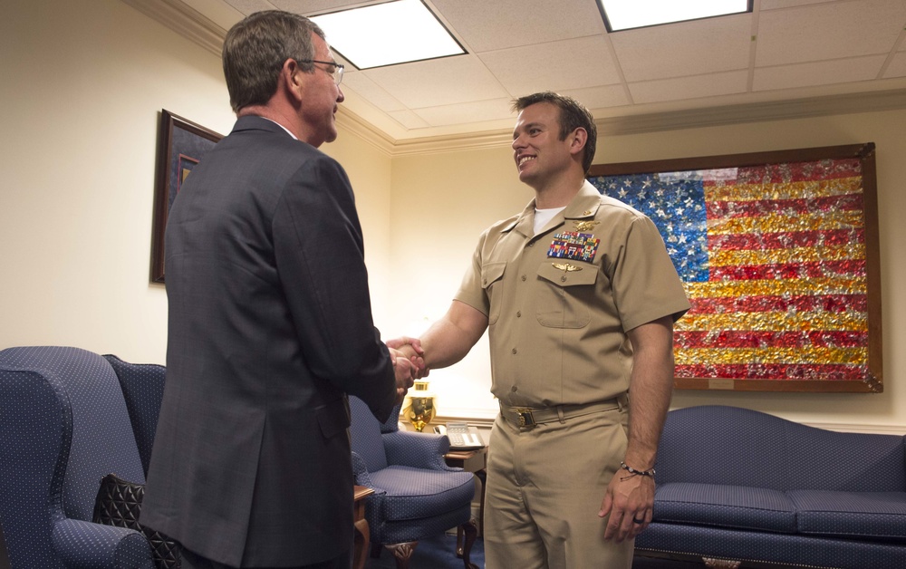 Secretary of defense meets with MoH recipient Edward Byers