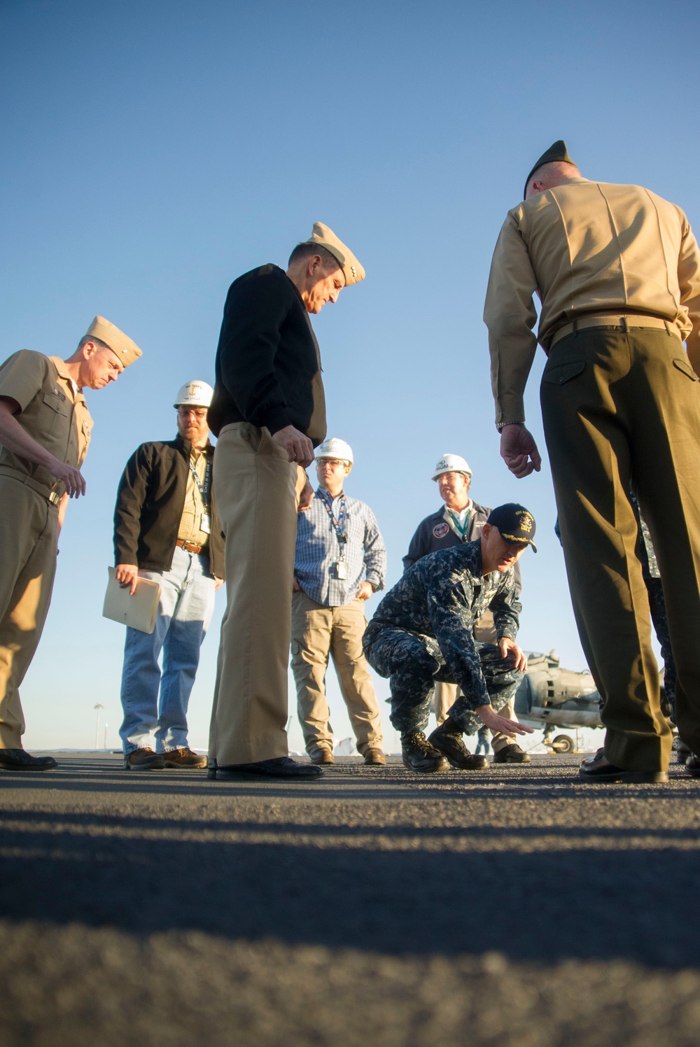 Naval Sea Systems Command commander and Expeditionary Warfare Division director tour USS America