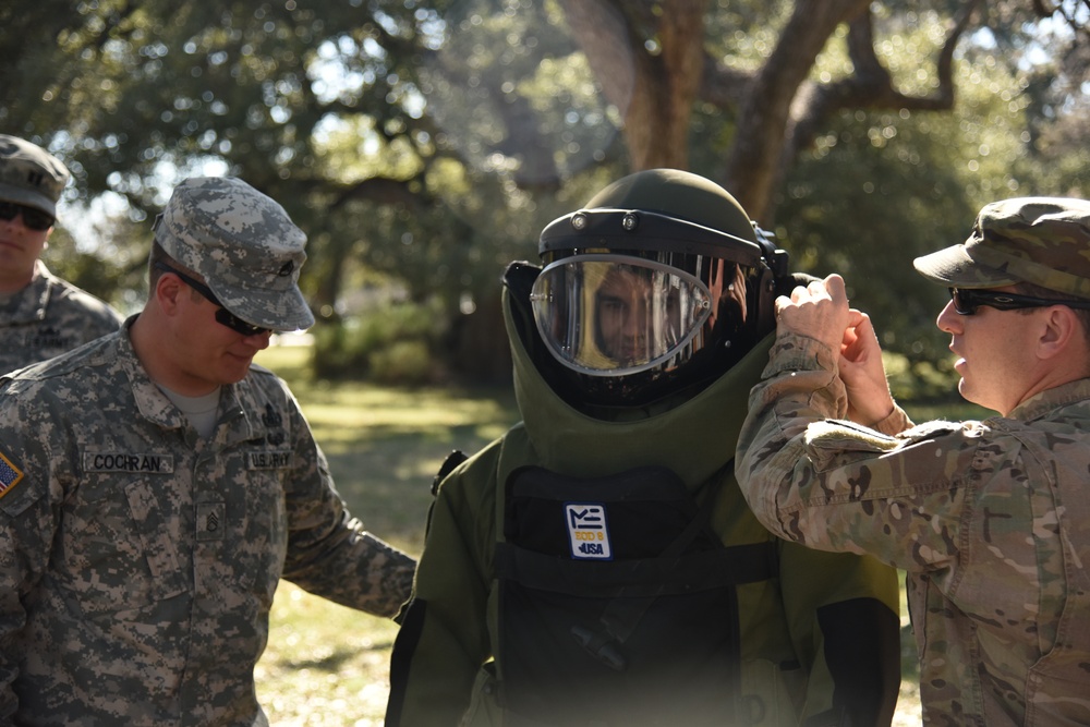 Texas Guard welcomes high school students for research tour