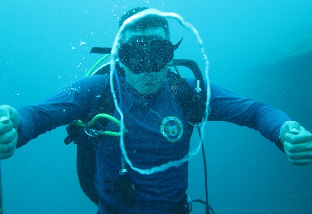 USCGC Sequoia collateral dive locker conducts final dive as team