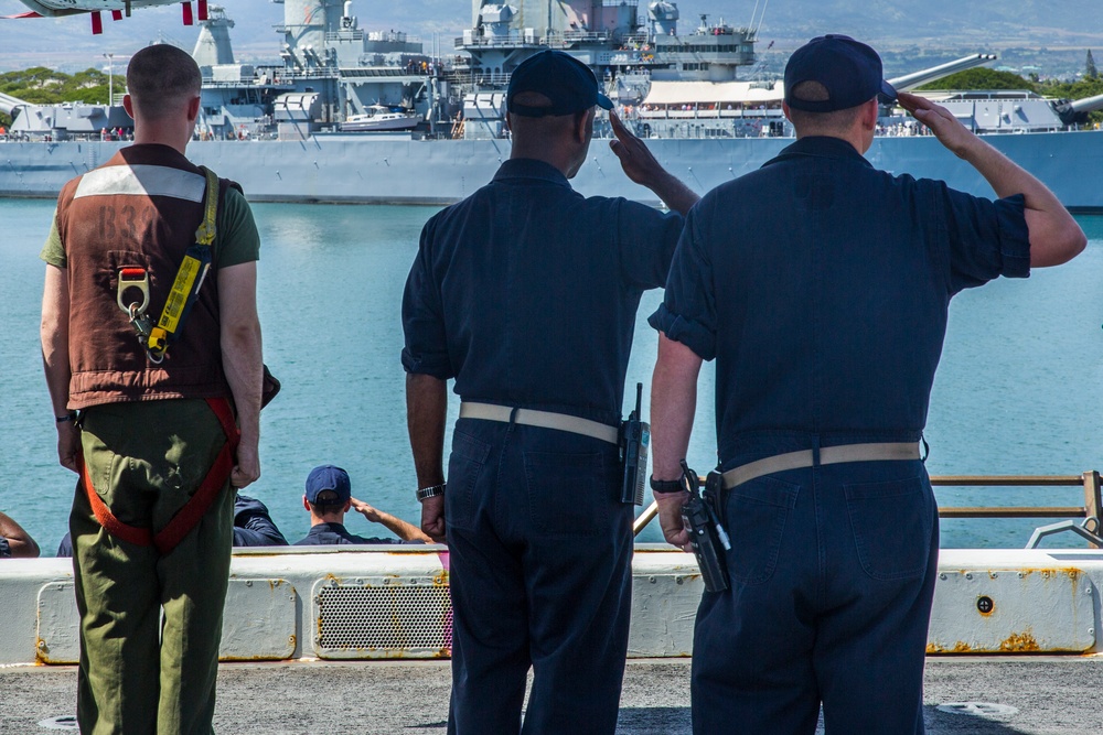 13th MEU passes Pearl Harbor