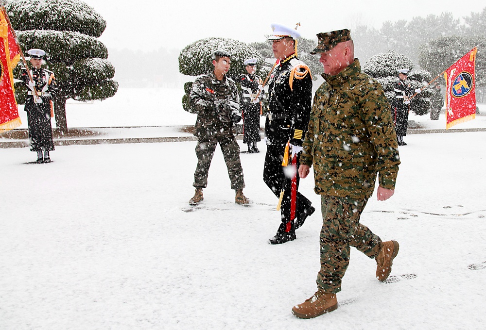 Over 60 U.S. Marine leaders travel to South Korea for talks, increased coordination with ROK forces