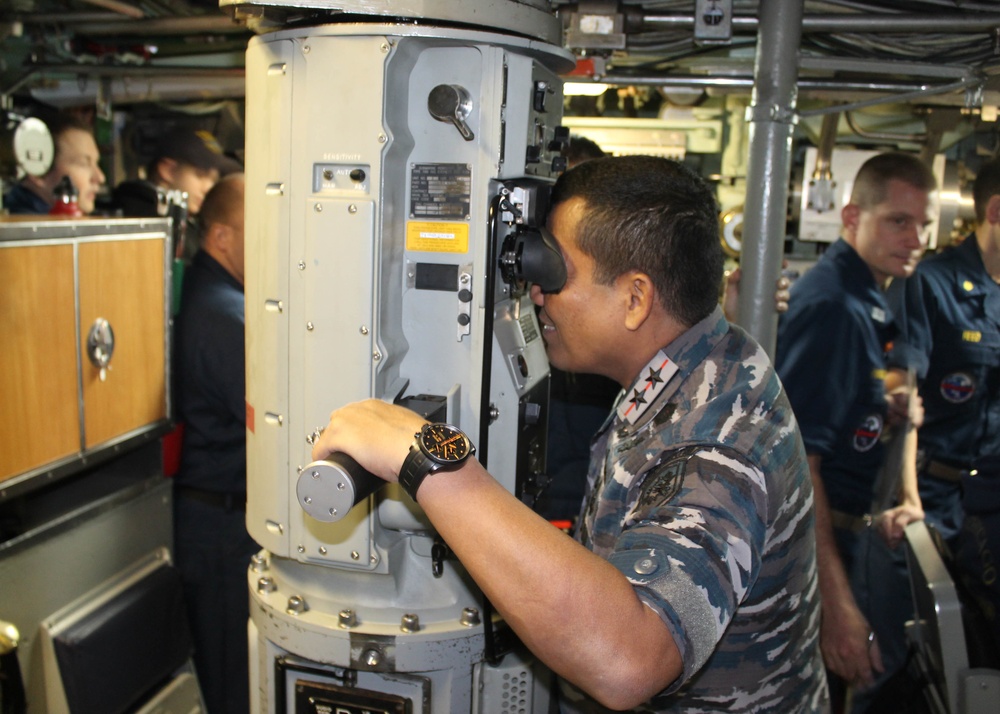Indonesian admiral embarks USS Chicago