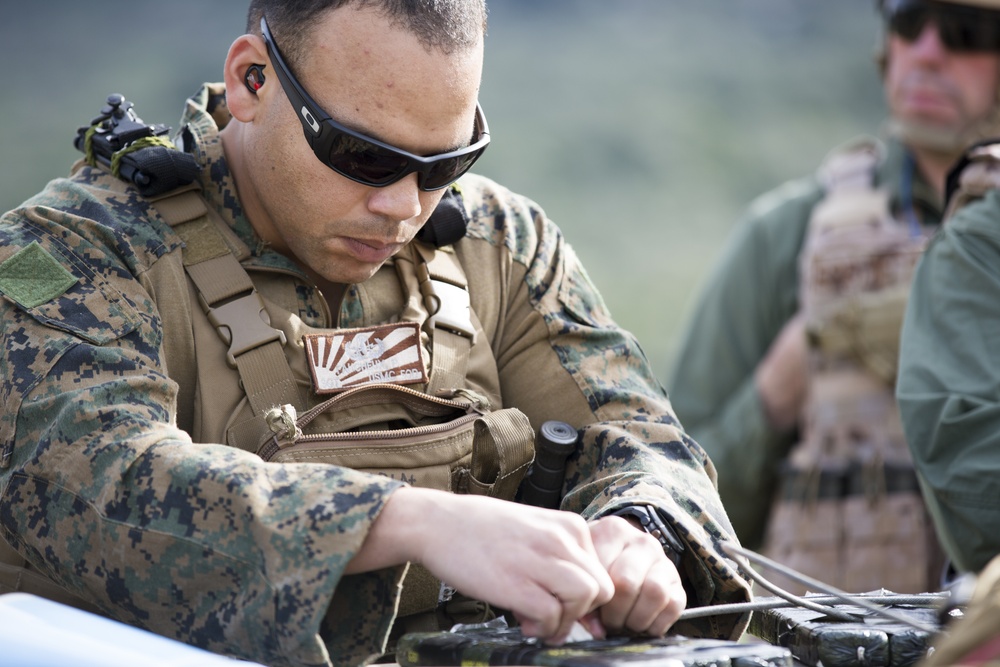 U.S. and Spanish EOD Marines hone breaching skills