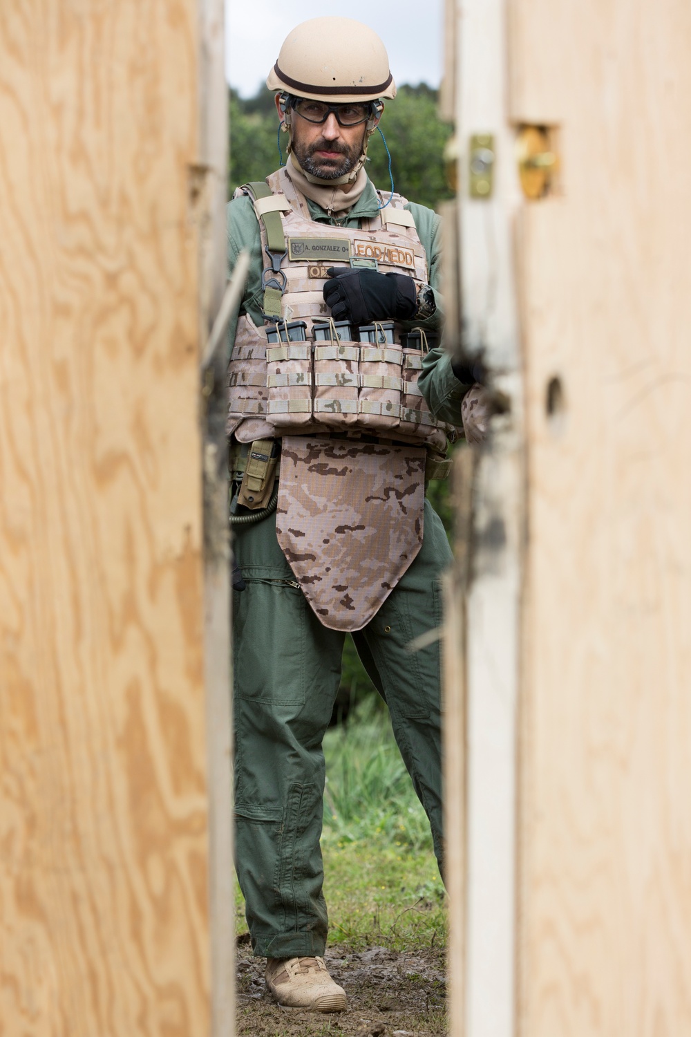 U.S. and Spanish EOD Marines hone breaching skills