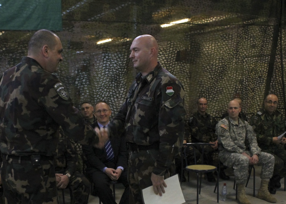 Hungarian army contingent reports for peacekeeping mission in Kosovo