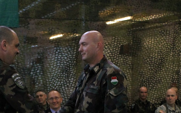 Hungarian army contingent reports for peacekeeping mission in Kosovo