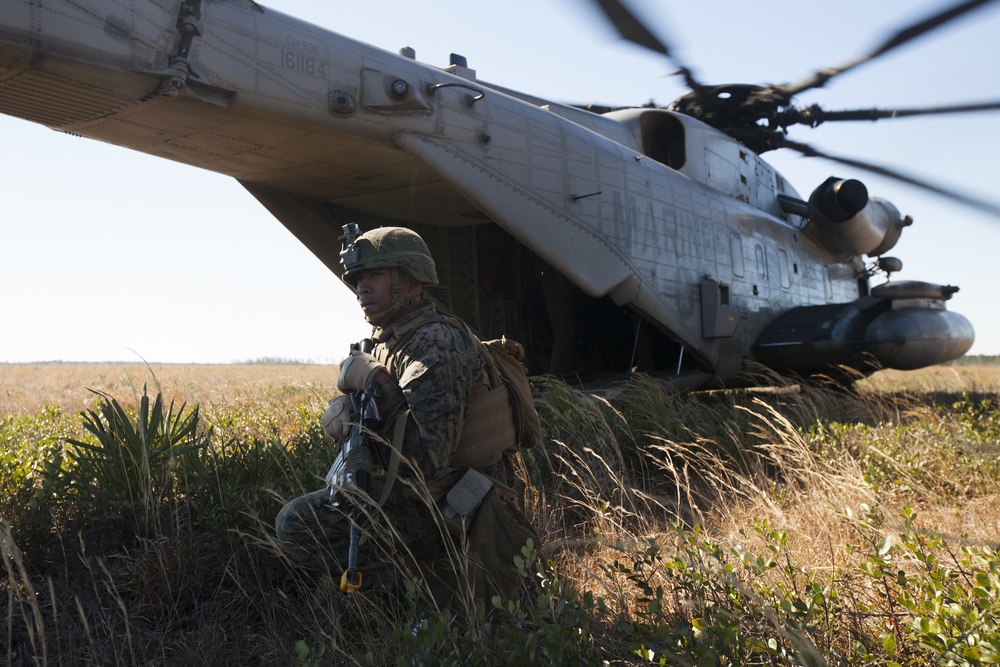 Marine Air-Ground team conducts large scale assault, offensive air support operations during Eager Response 16