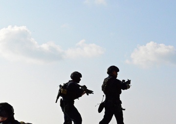 Coast Guard, Army, NCIS conduct joint threat response exercise in Hawaii