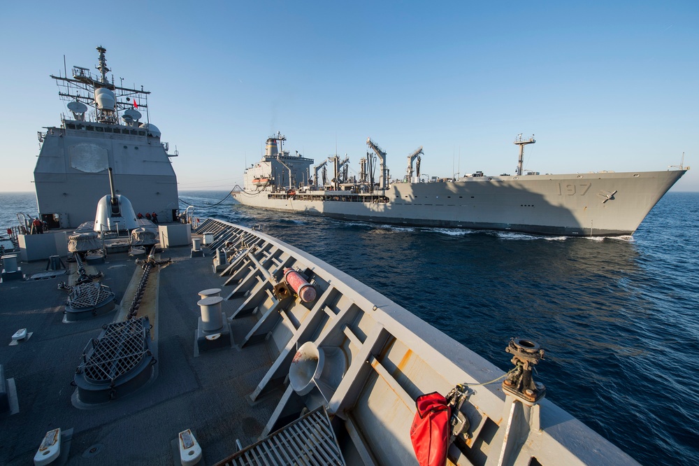 USS Anzio replenishment at sea