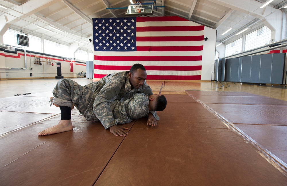 Tough Enough - USAG Rheinland-Pfalz Combatives