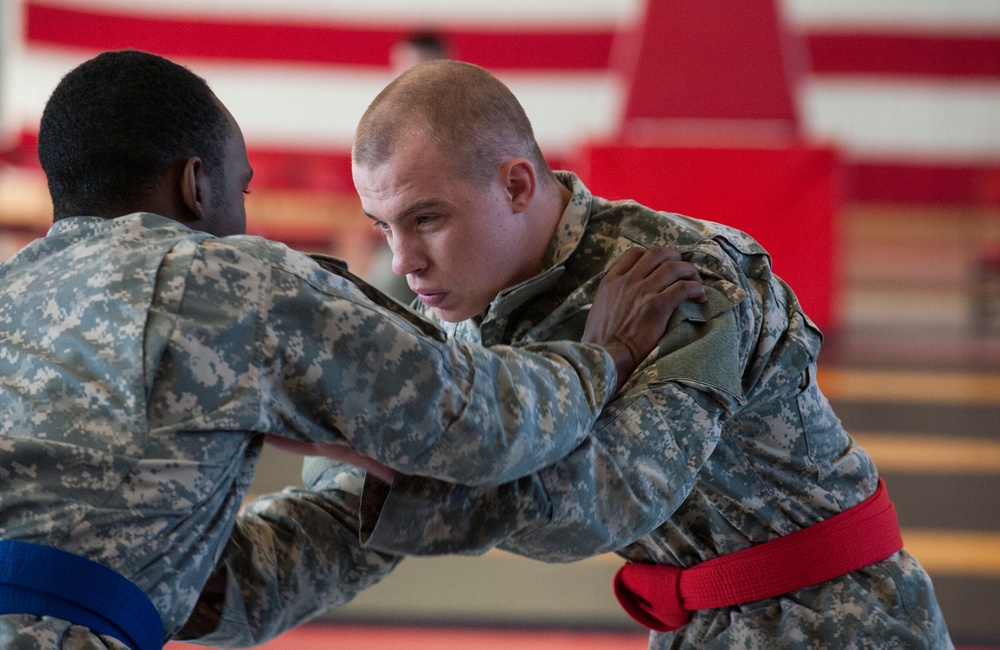 Tough Enough - USAG Rheinland-Pfalz Combatives