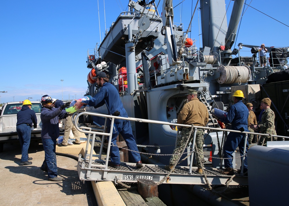 USNS Grapple deploys to Africa