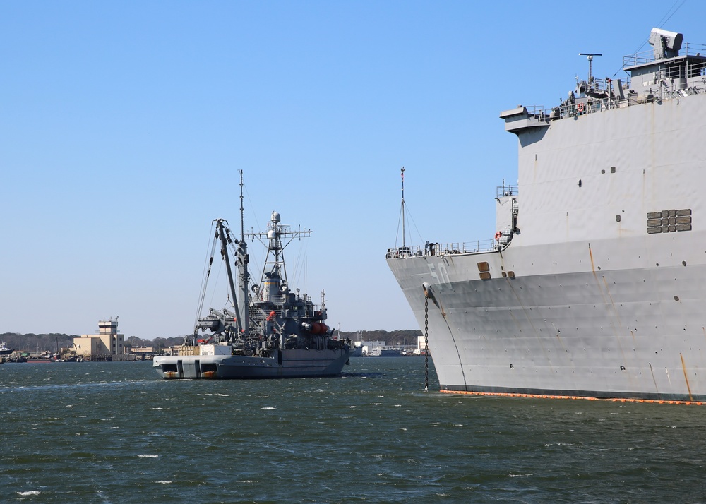 USNS Grapple deploys to Africa