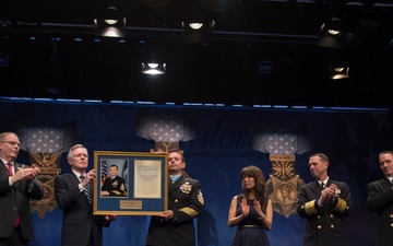DSD hosts Medal of Honor ceremony for Senior Chief Edward Byers
