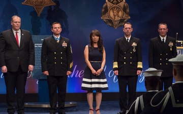 DSD hosts Medal of Honor ceremony for Senior Chief Edward Byers